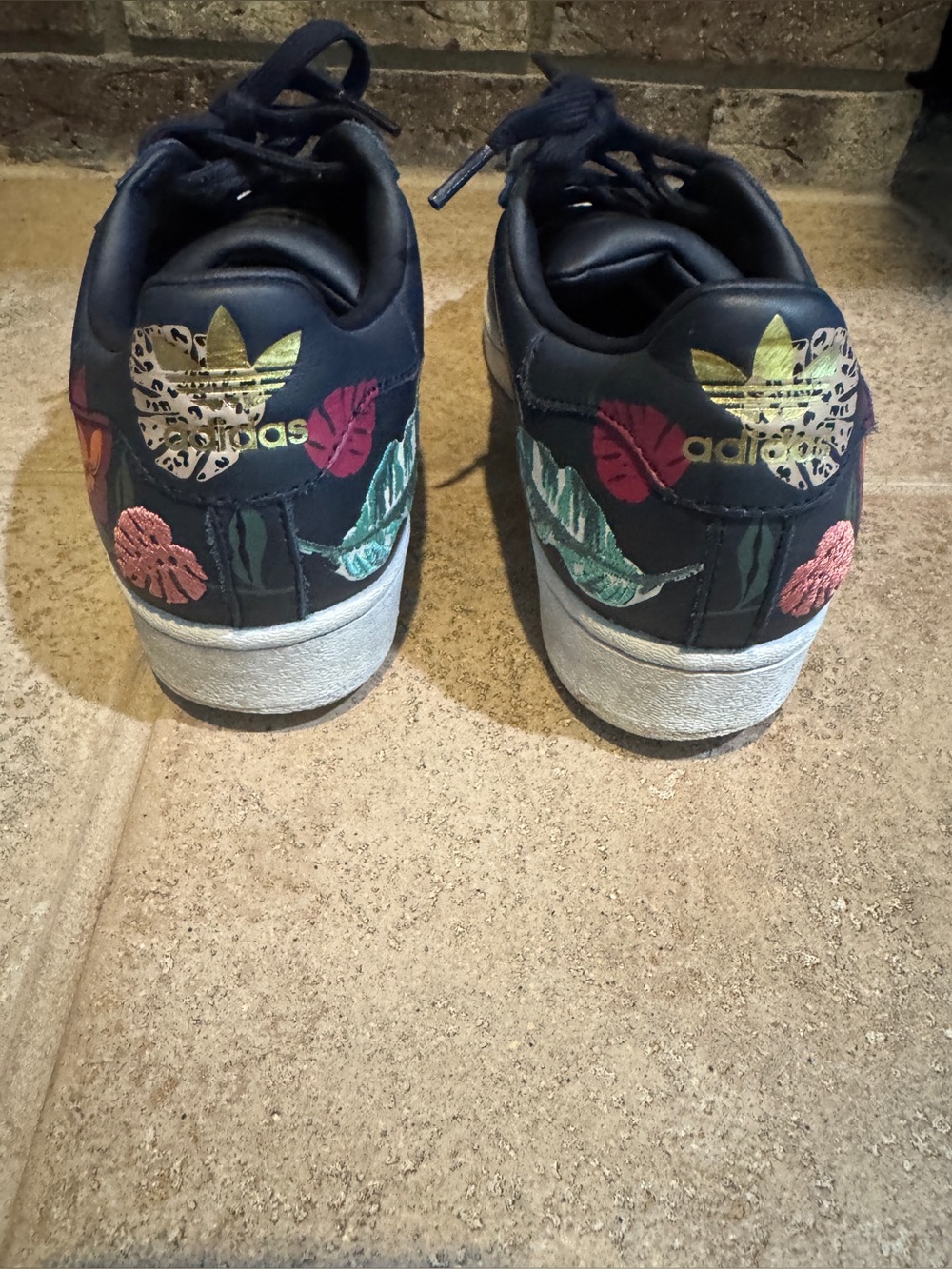 Adidas Superstar women’s Tropical Floral